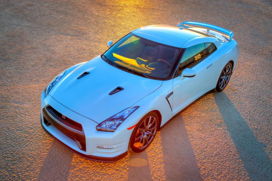  Nissan GT-R 2013 года  (US) (фото 10 из 27)